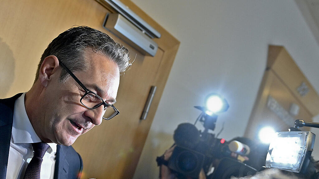 Strache gibt sein politisches Comeback