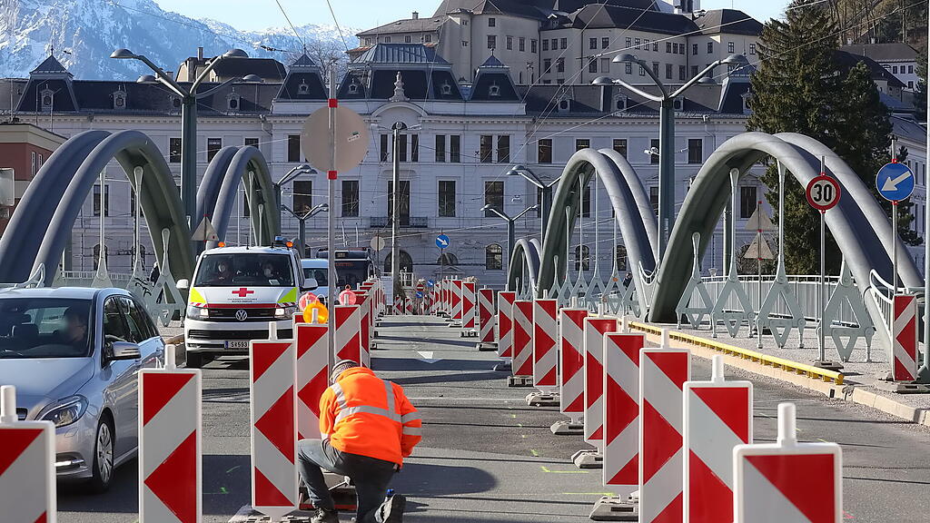 Karolinen-Brücke