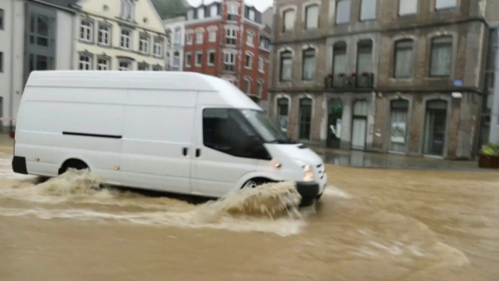 Hochwasser in Belgien und Niederlanden