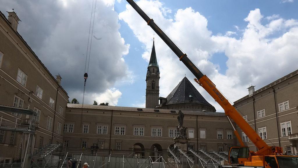 "Jedermann": Aufbauarbeiten am Domplatz