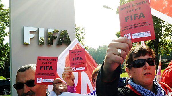 Rote Karte für die FIFA wegen WM in Katar