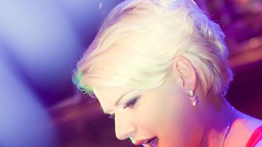 Melanie Müller, Tenne, III