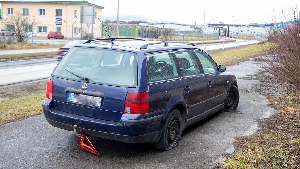 Abgestelltes Auto Wals-Siezenheim