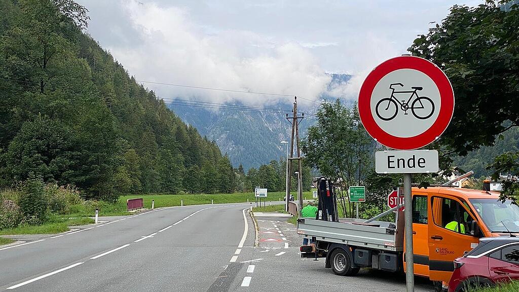 Radfahrverbot auf B311 zwischen Weißbach und Diesbach in Kraft: Shuttlebus überbrückt unpassierbare Strecke