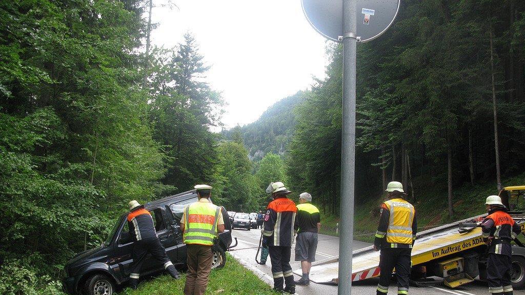 Pkw-Absturz über B20