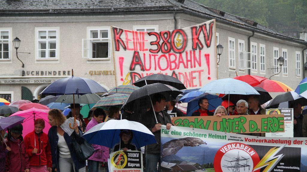 Demonstration 380 kv Mozartplatz