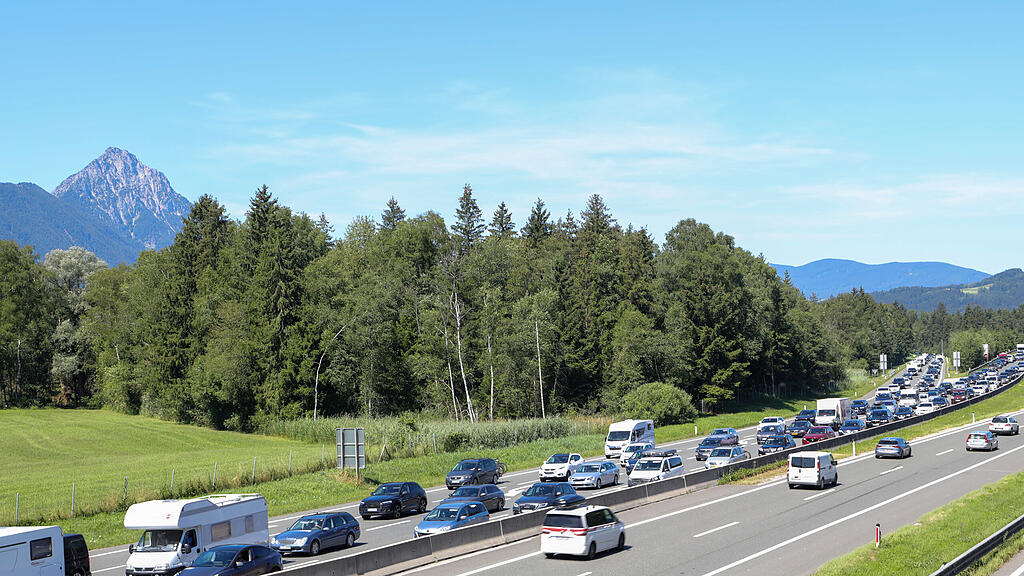 stau a1 a10 reiseverkehr
