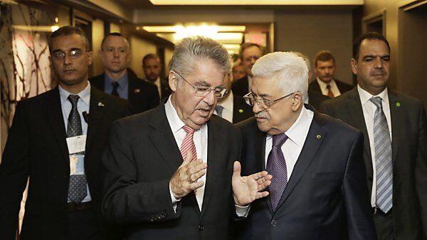 Fischer bei Gespräch mit Abbas