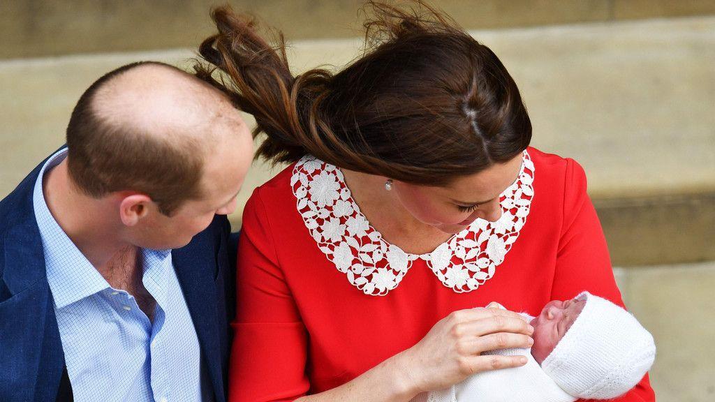 Prinz William und Herzogin Kate treten vor die Kameras