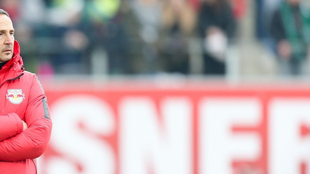 Bullen-Trainer Hütter fordert eine Reaktion seiner Profis im Salzburg-Derby.