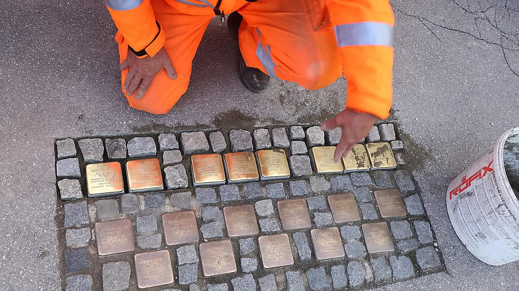 Neue Stolpersteine beim Bezirksgericht