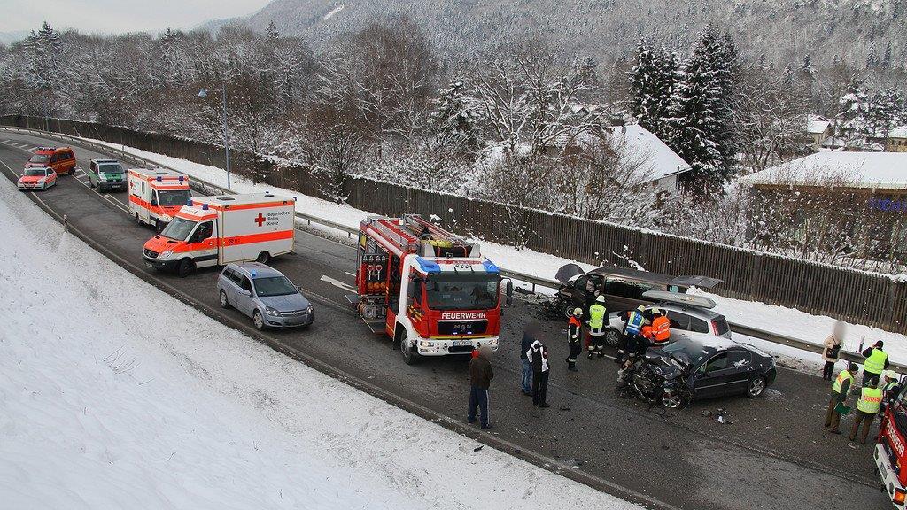 Schwerer Crash auf B20