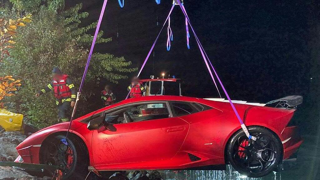 Lamborghini im Mondsee