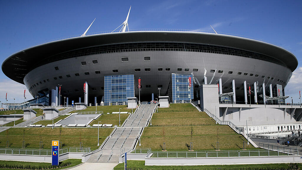 St. Petersburg, Fußballstadion, St. Denis