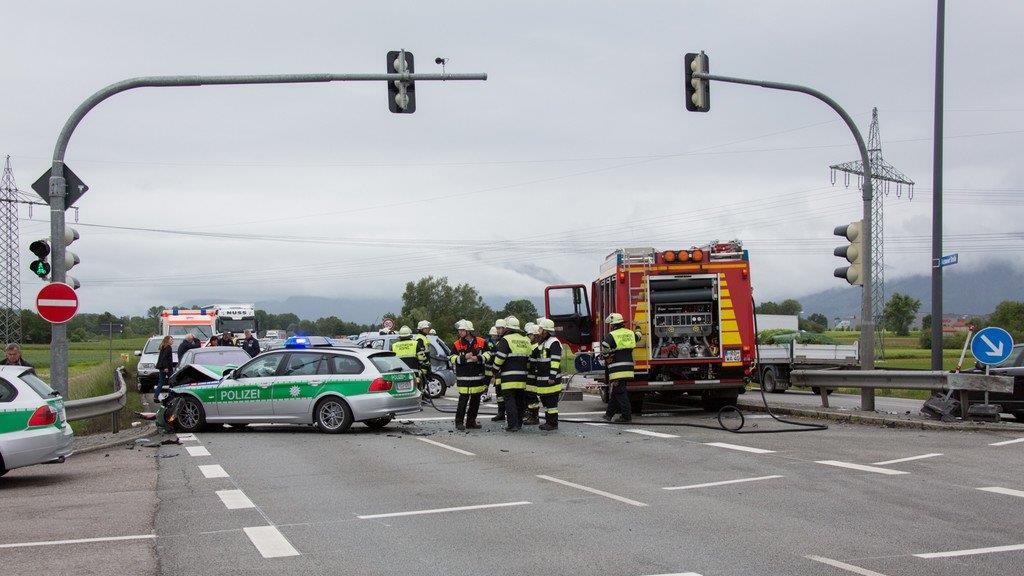 Unfall mit Polizeiauto