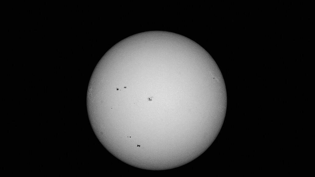 ISS vor der Sonne