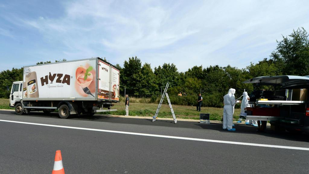Leichen in Schlepperfahrzeug auf A4