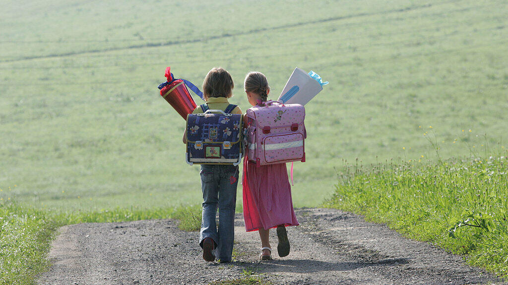 Schulweg, schule