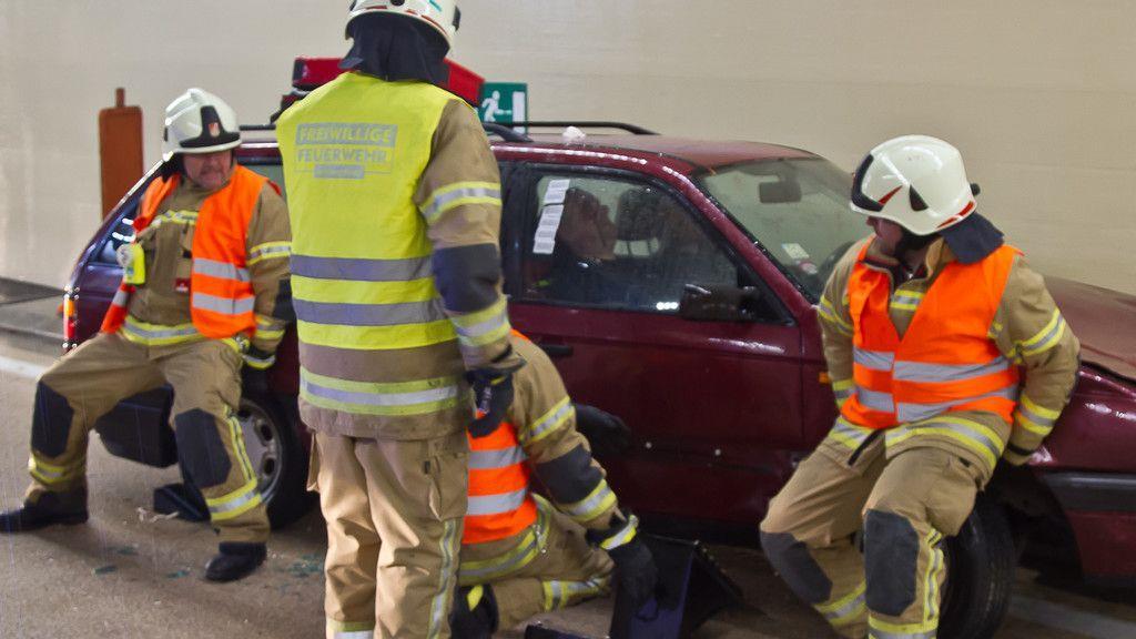 Feuertaufe: Großübung im Lieferinger Tunnel