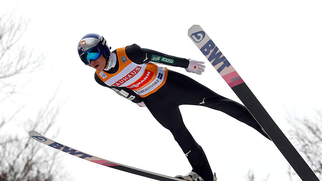 Kobayashi geht als Leader ins Weltcup-Finale