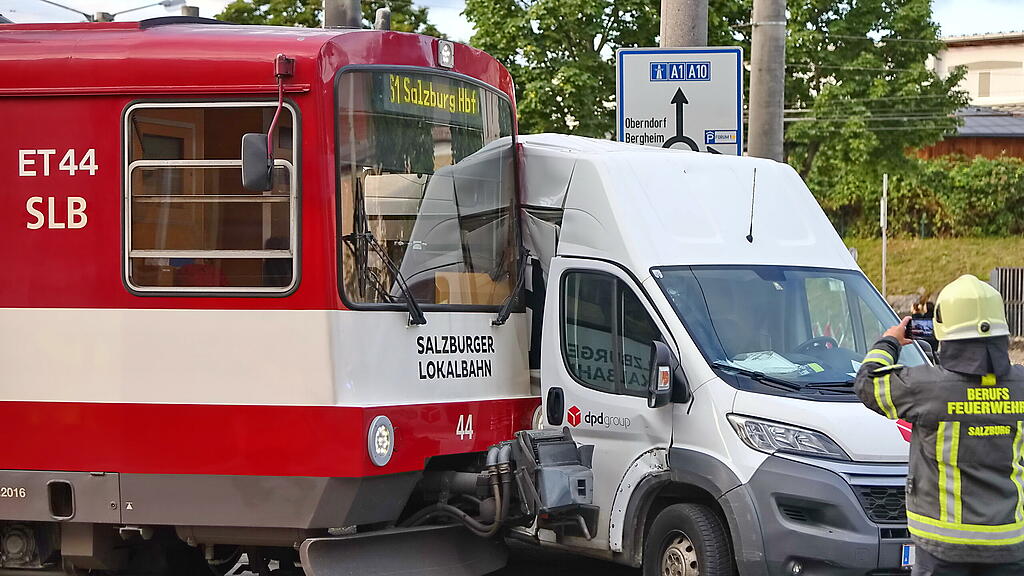 Pkw gegen Lokalbahn Itzling
