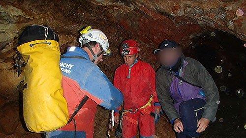 26 Leute aus Höhle gerettet