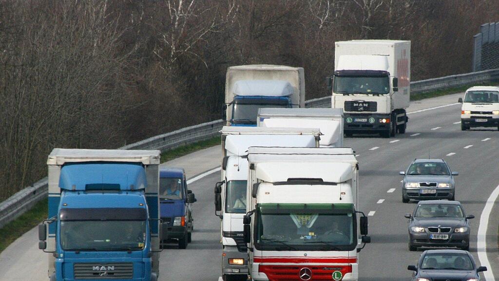 Lkws machen einen großen Teil des Straßenbilds Österreichs aus.