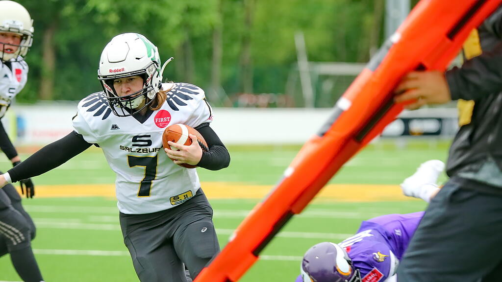 Football: Ducks Ladies gegen Vikings