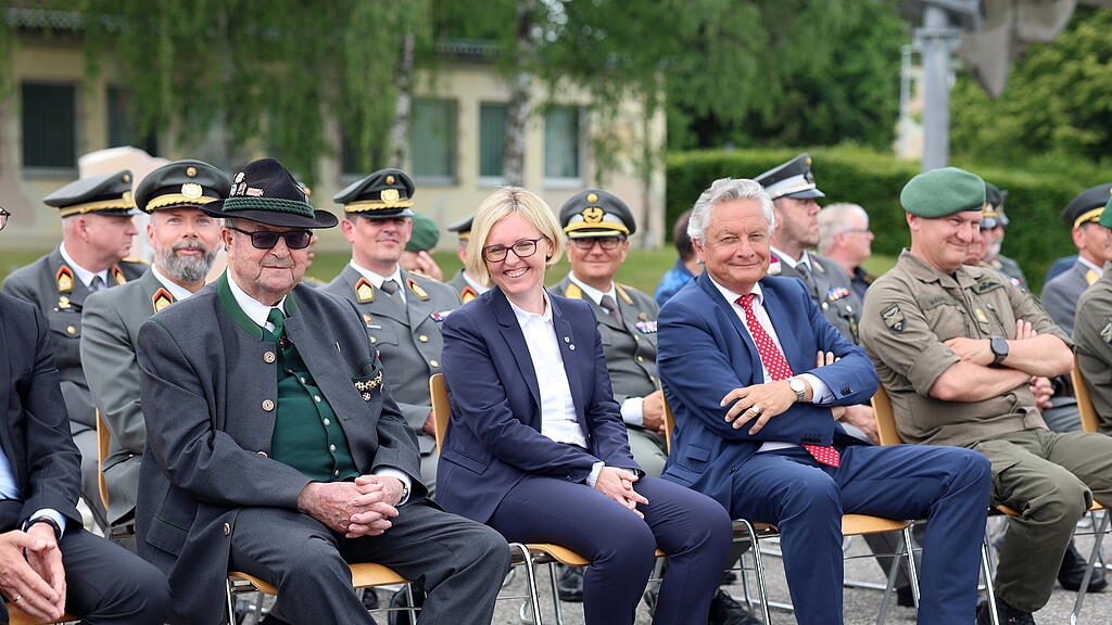 Kommando\u00fcbergabe Luftraum\u00fcberwachung