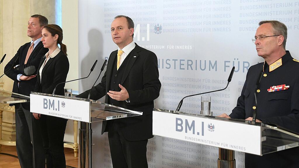 Der aktuelle Ermittlungsstand wird am Montag bei einer Presskonferenz bekannt gegeben.