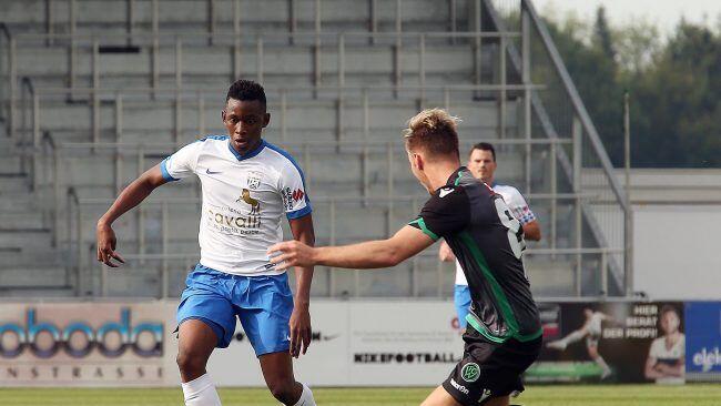 Mami Koita (li.) blüht mit seinen 19 Jahren neben Jukic und Wallner in der Offensive auf.