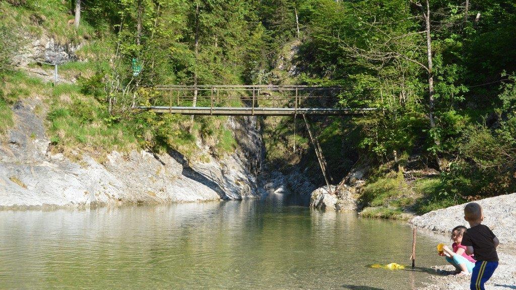 Badespaß am Almbach