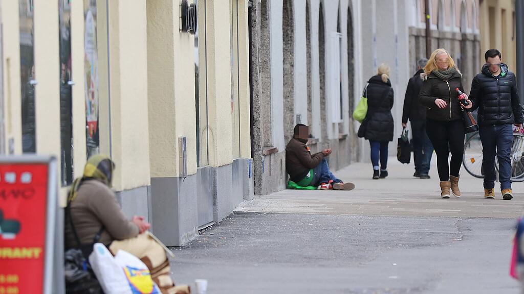 In der Salzburger Altstadt sind Bettler ein gewohntes Bild.