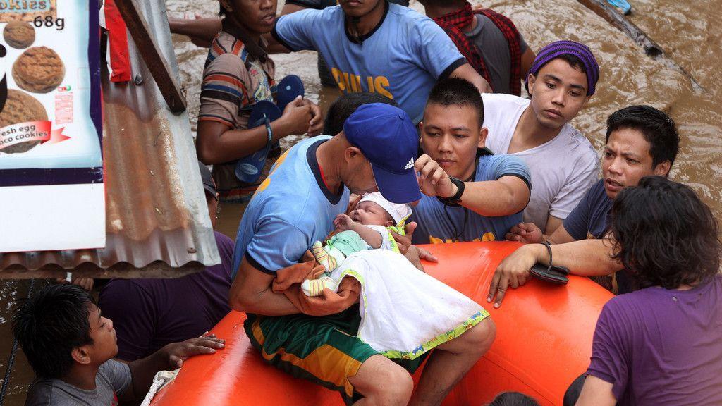Überschwemmungen nach Sturm auf den Philippinen
