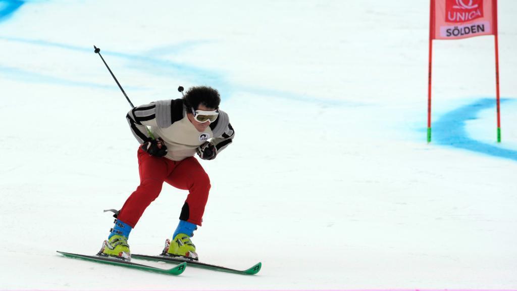 Schönfelder verabschiedet sich in Sölden im 70er-Outfit