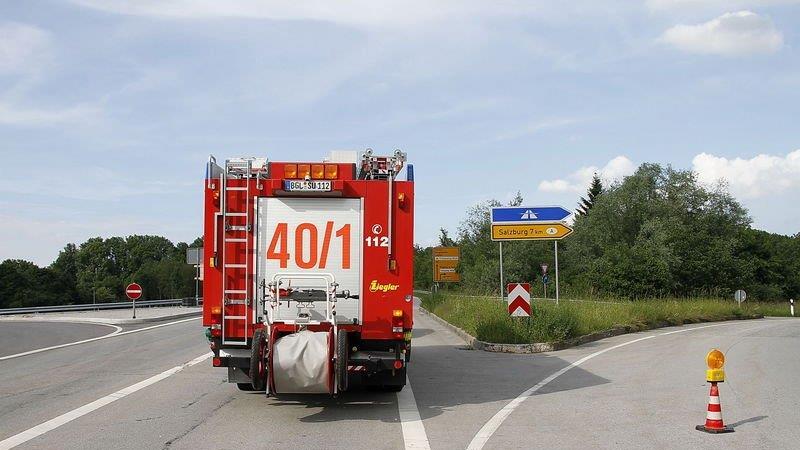 Vier Meter tiefes Loch auf B20