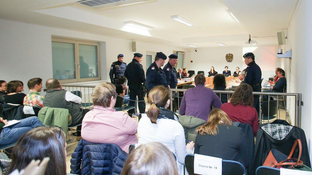 Toter in Badewanne: Syrer vor Gericht, II