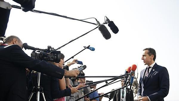 Kanzler Kern lädt Amtskollegen nach Wien