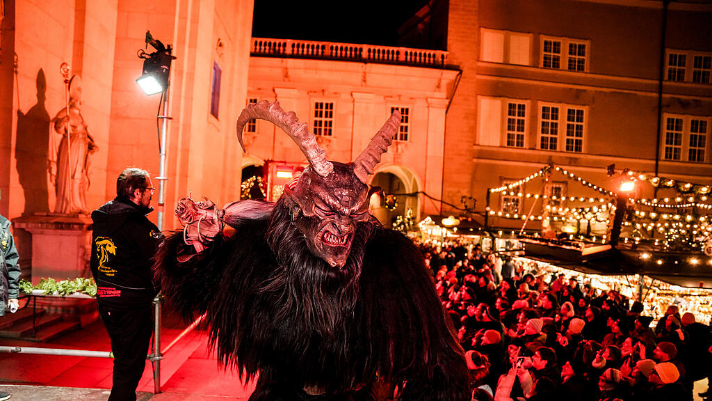 Der Krampuslauf am Christkindlmarkt