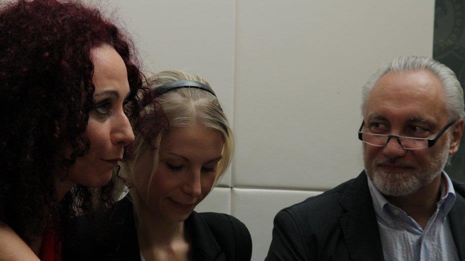 Christina "Mausi" Lugner und Anastasia "Katzi" Sokol im INterview und beim Shoppen