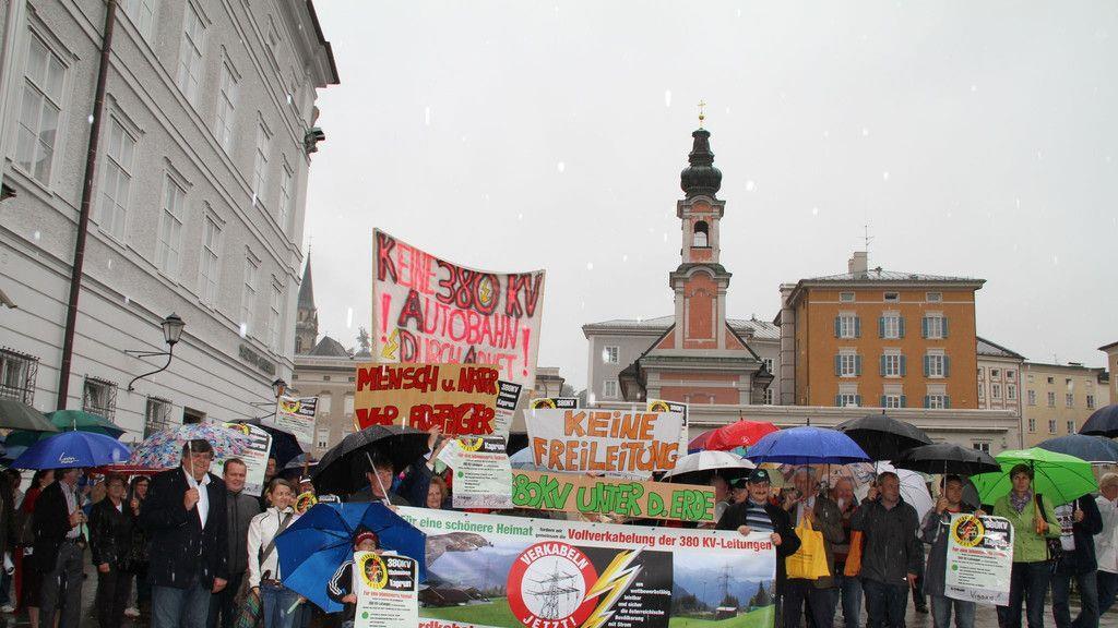 Demonstration 380 kv Mozartplatz