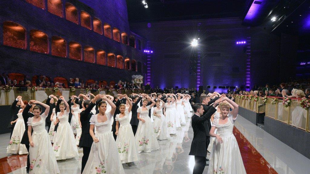 Salzburger Festspielball, I