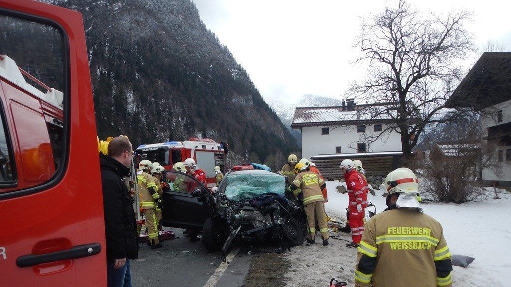 Frontalcrash auf B311 in Weißbach