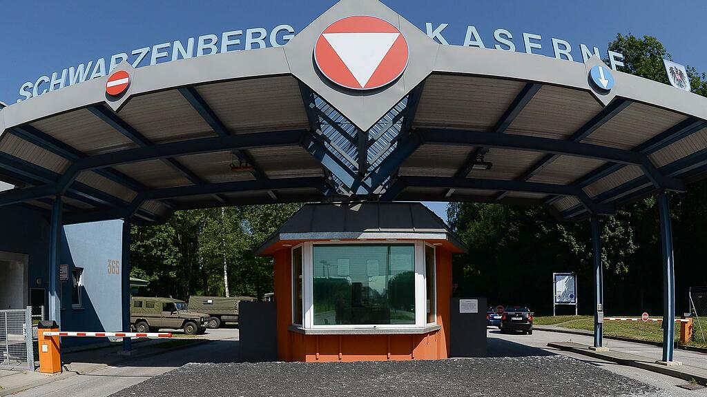 Die Polizei rückte im Flüchtlingsquartier in der Schwarzenbergkaserne an.