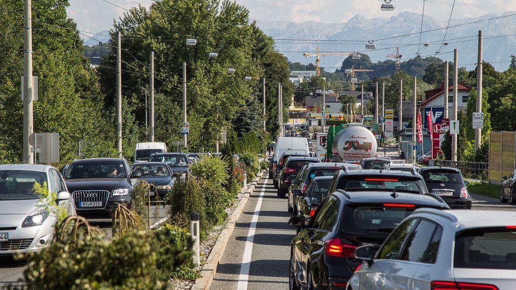 Unfall mit drei Fahrzeugen bei Salzburg-Nord