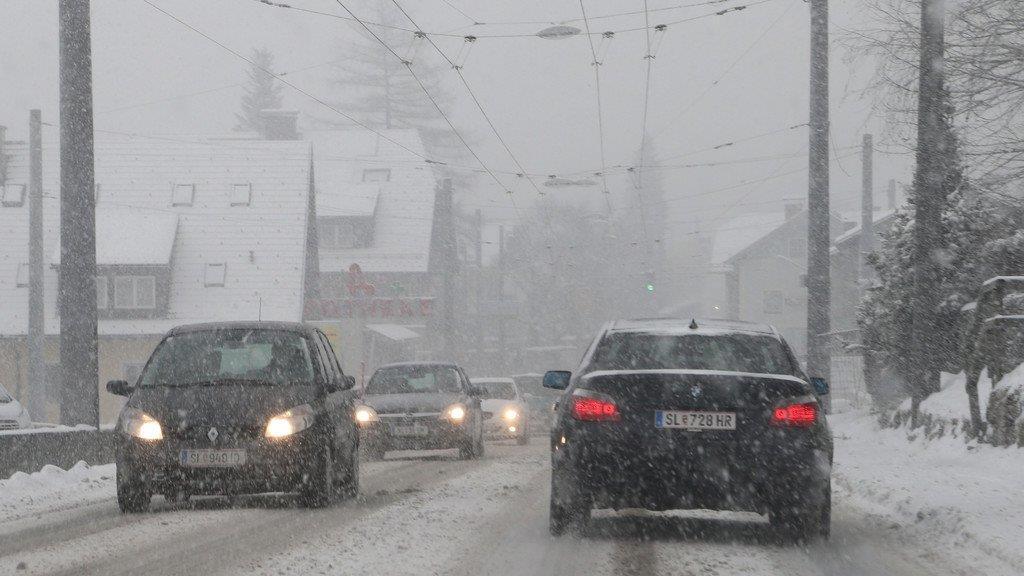 Schnee und Verkehrschaos auf den Straßen II
