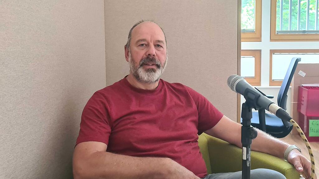 Sozialarbeiter Eckhart Falkensteiner im Sonntagstalk: "Sucht wird eine Gesellschaft immer begleiten"