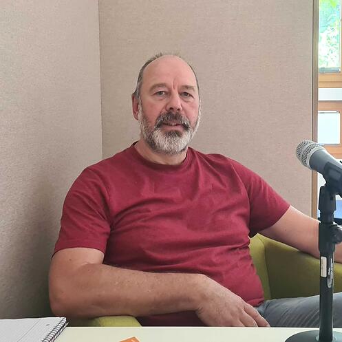 Sozialarbeiter Eckhart Falkensteiner im Sonntagstalk: "Sucht wird eine Gesellschaft immer begleiten"