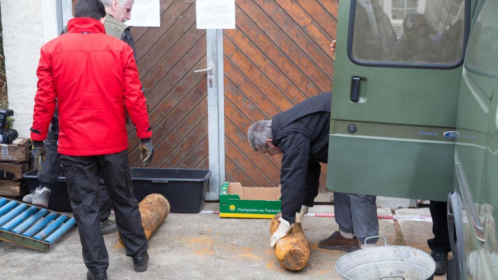 Bereits vor zwei Wochen wurden zahlreiche Waffen im Haus des Gollingers geräumt.