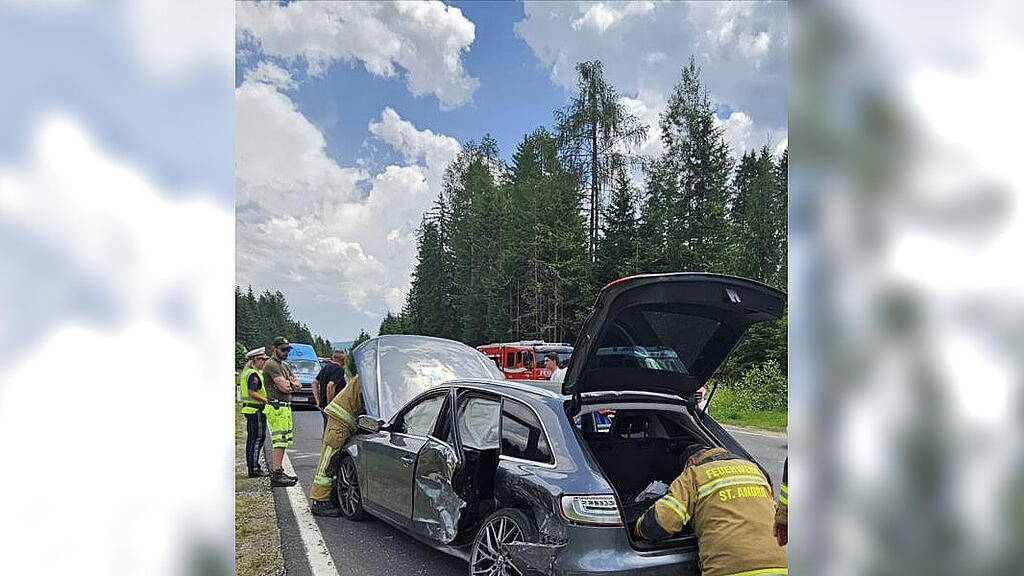 Drei Verletzte bei Unfall auf B95 in St. Andrä im Lungau